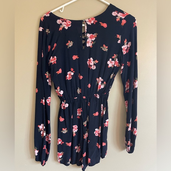 Abercrombie and Fitch Longsleeve Romper - Picture 3 of 3